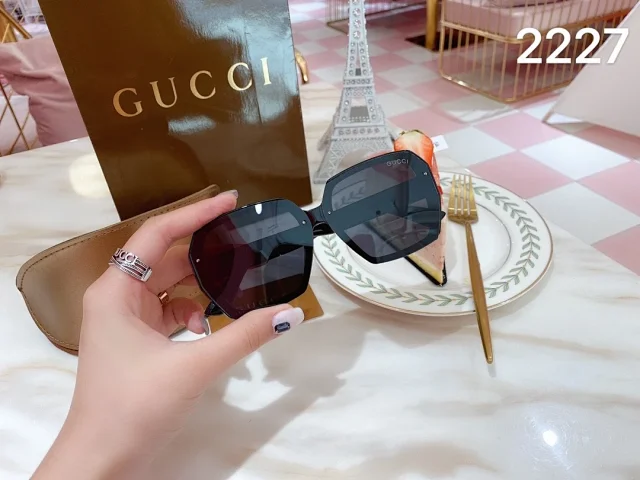 Gucci Lafayette Polarized 6143 black women's sunglasses