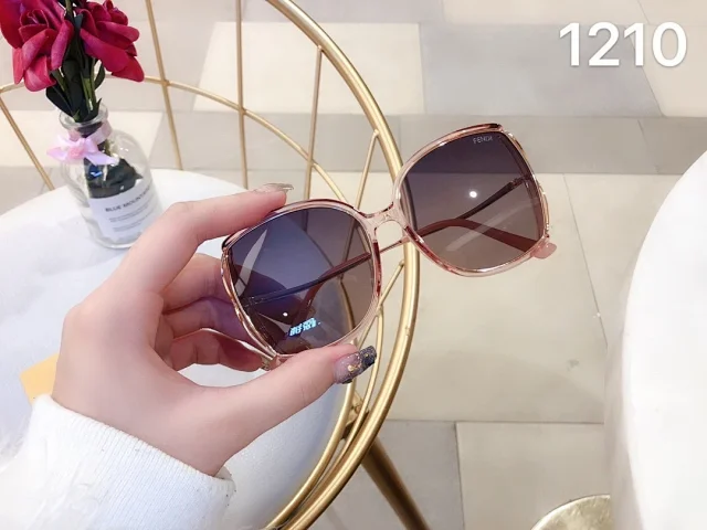 Fendi Royal Son Over-sized UV Protection Women Sunglasses