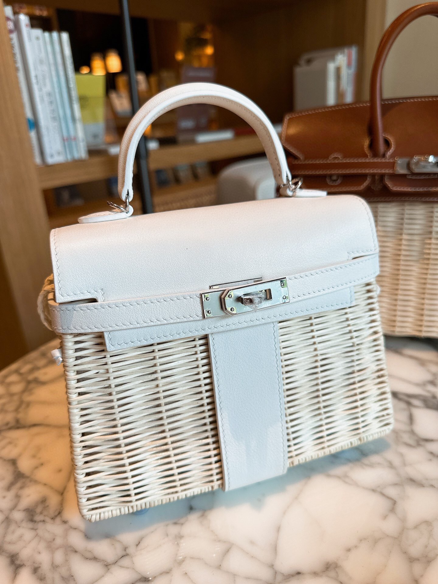 Hermes Mini Kelly Picnic 20cm bag in white Swift leather and osier wicker with palladium hardware