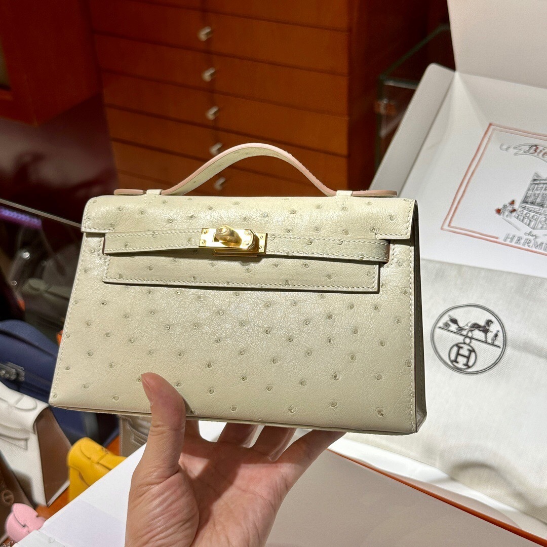 Hermes Kelly Pochette clutch Ostrich Leather