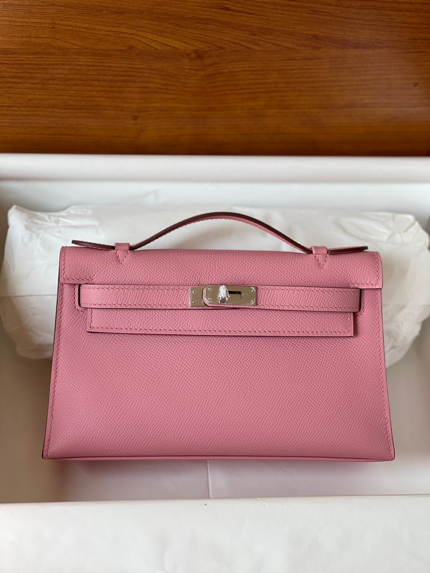 Hermes Kelly Pochette clutch in Rose Confetti Epsom leather with palladium hardware