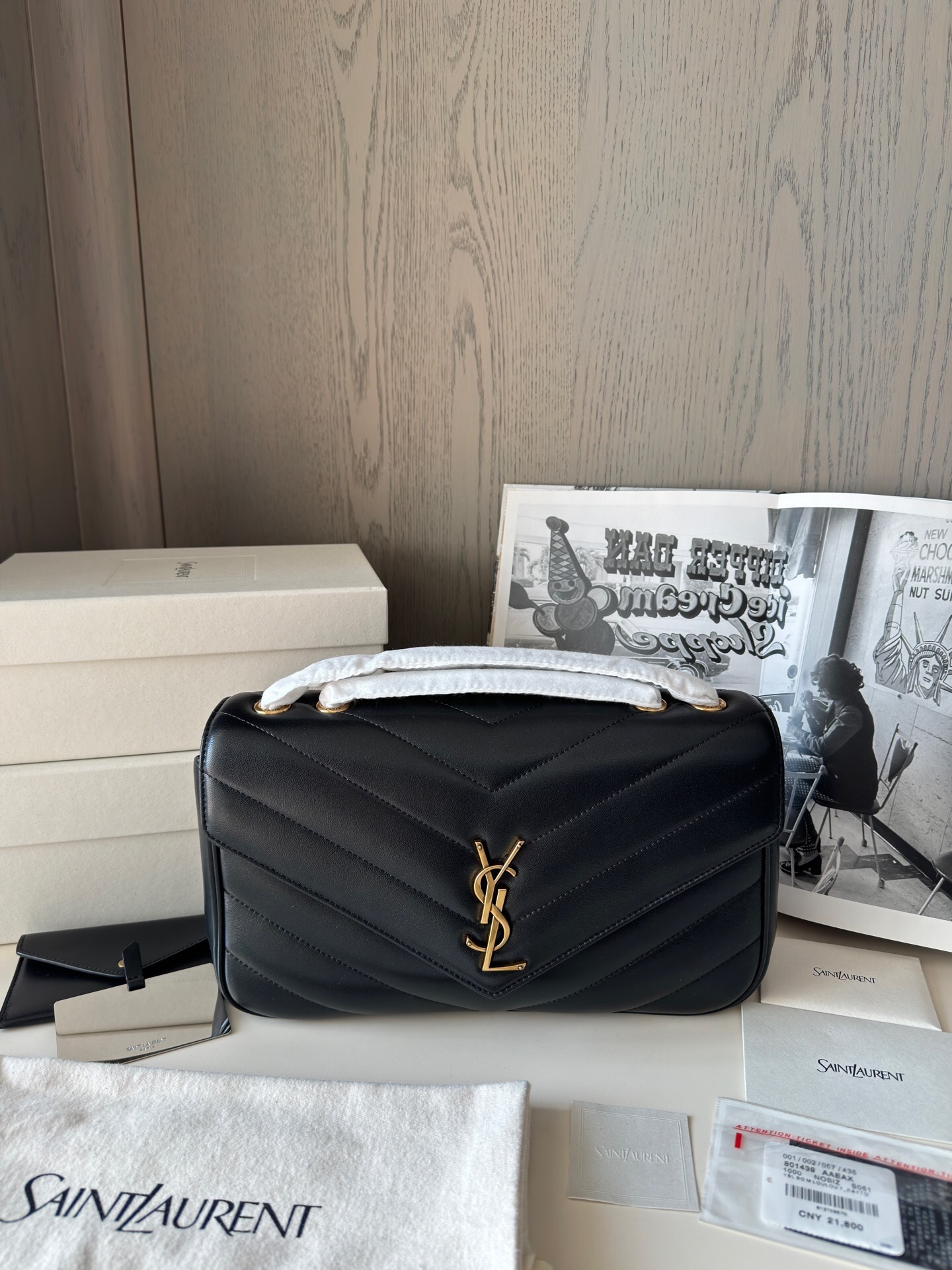 Saint Laurent Loulou shoulder bag in black matelassé leather