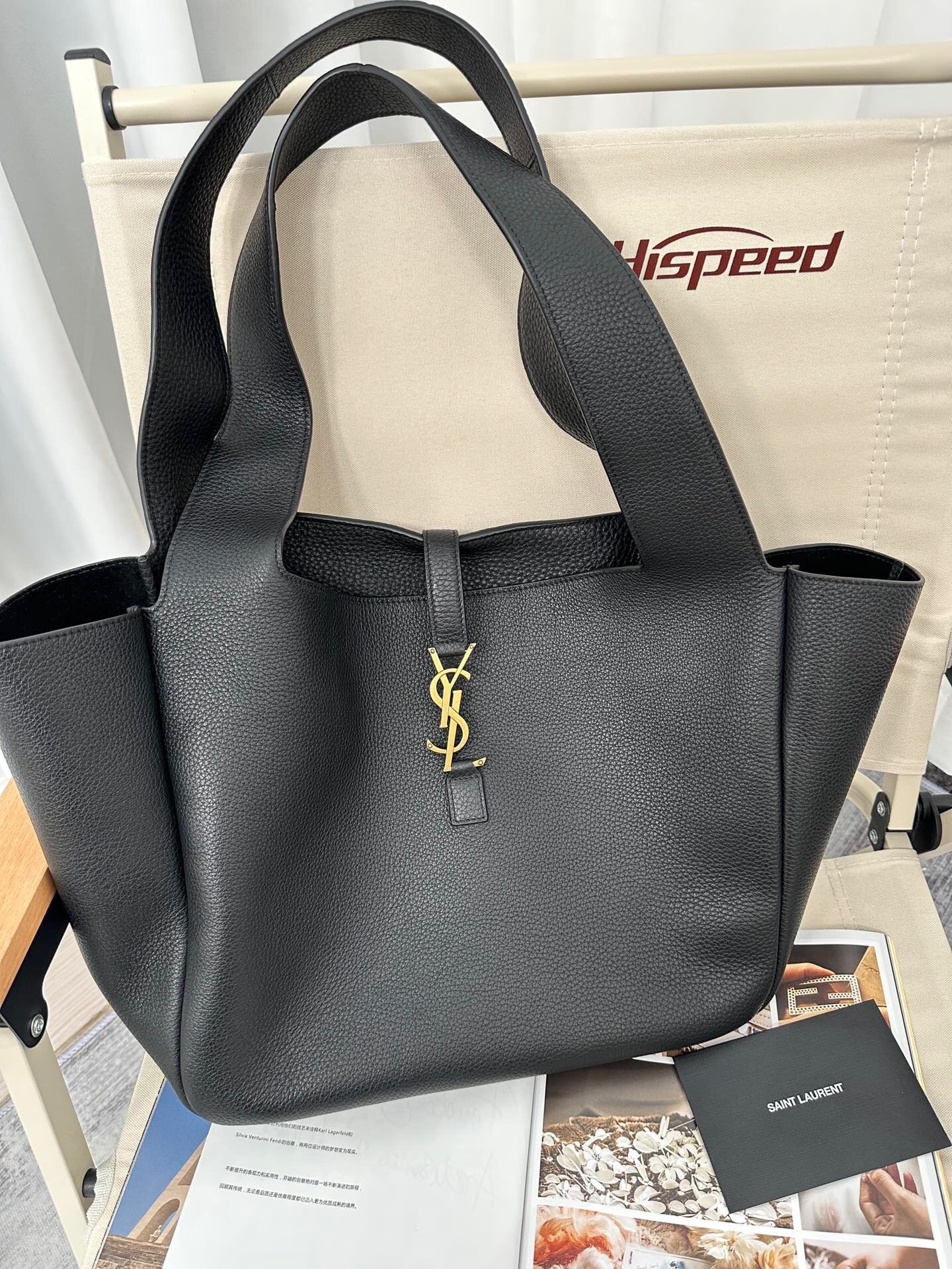 Saint Laurent Le 5 A 7 Bea tote bag in black grained leather