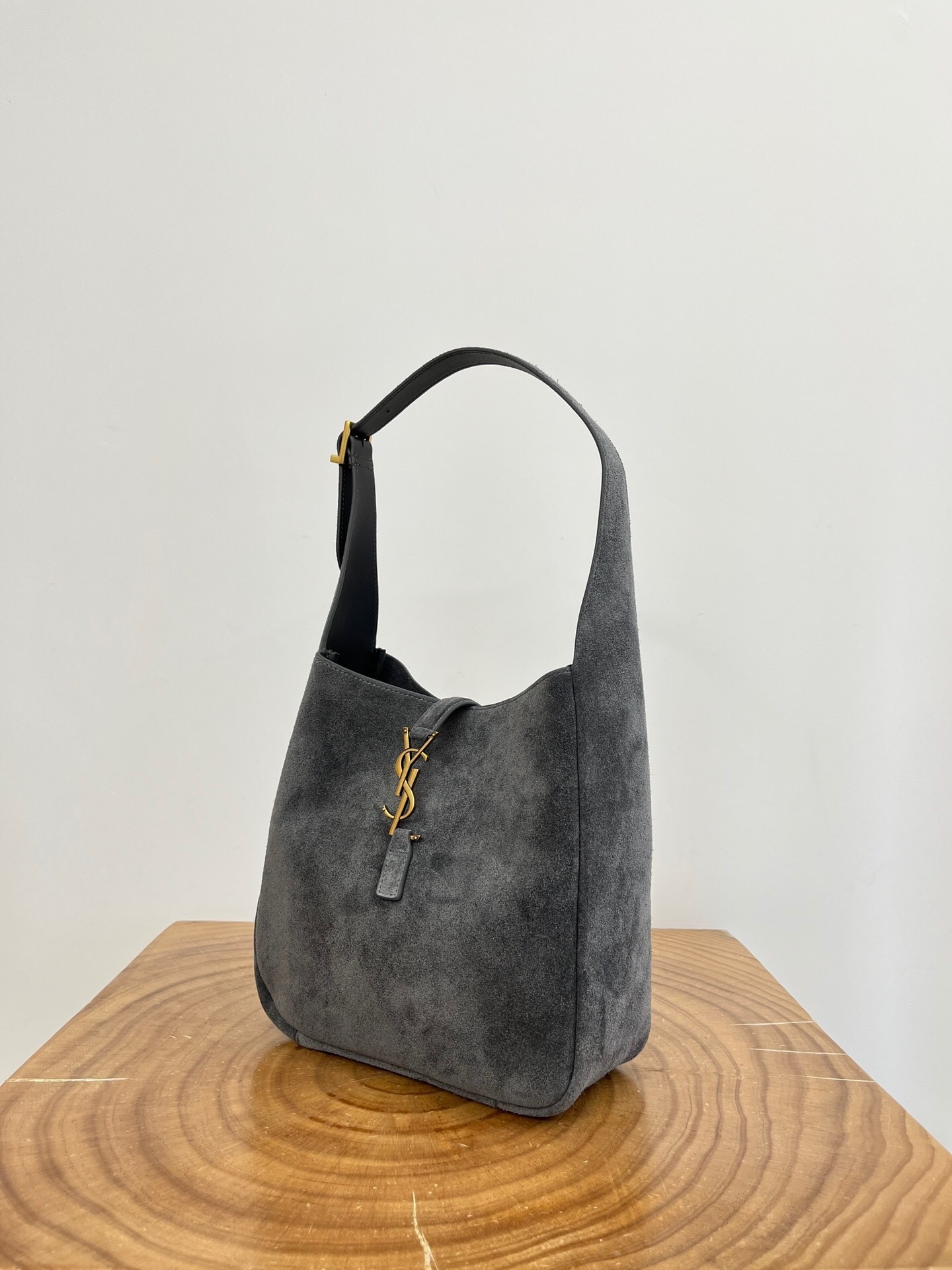 Saint Laurent Le 5 à 7 Supple Small suede shoulder bag in grey