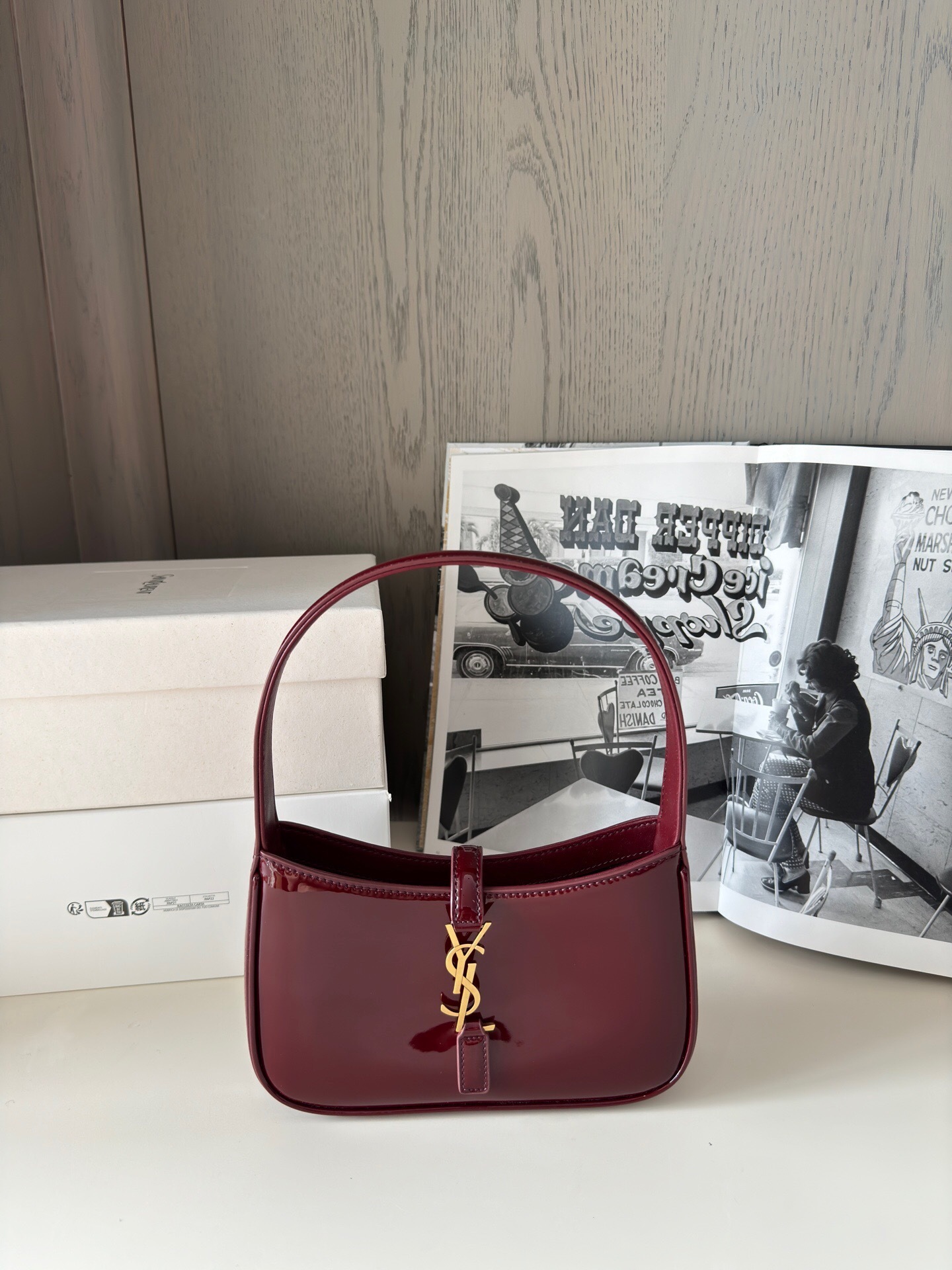 Saint Laurent Le 5 à 7 Mini patent leather shoulder bag