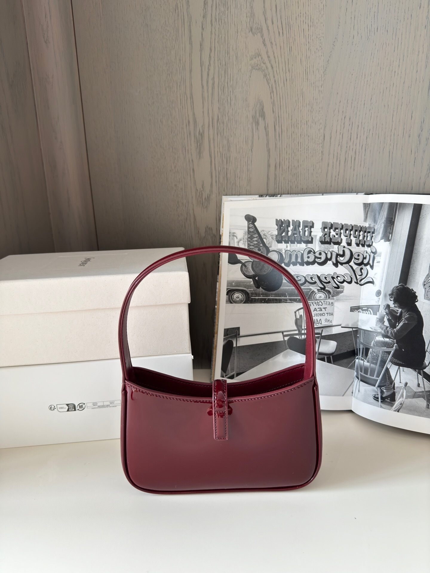 Saint Laurent Le 5 à 7 Mini patent leather shoulder bag