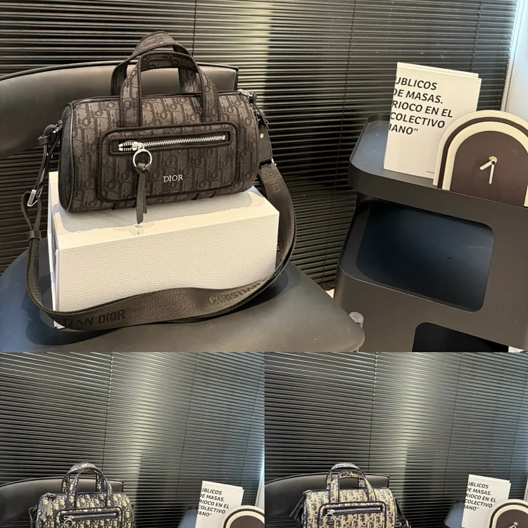 Dior Zipped Messenger Bag in blue and beige raffia-effect Dior Oblique denim