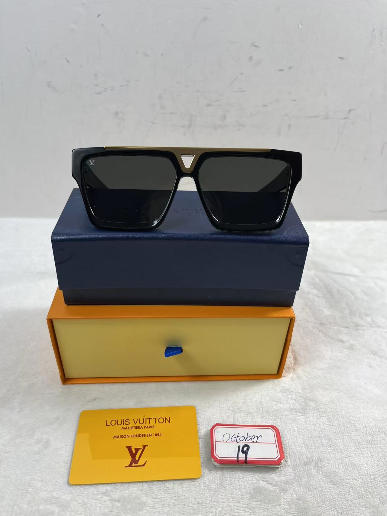 LV squre Black sunglass