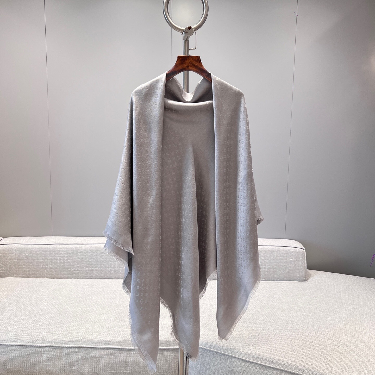 LV monogram Scarf grey