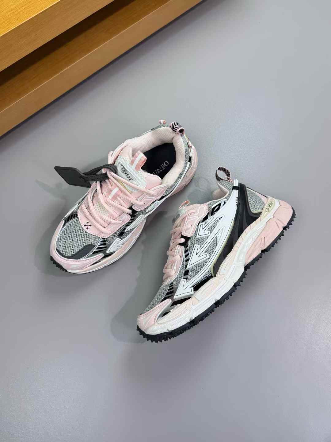Off White Be Right Back sneakers