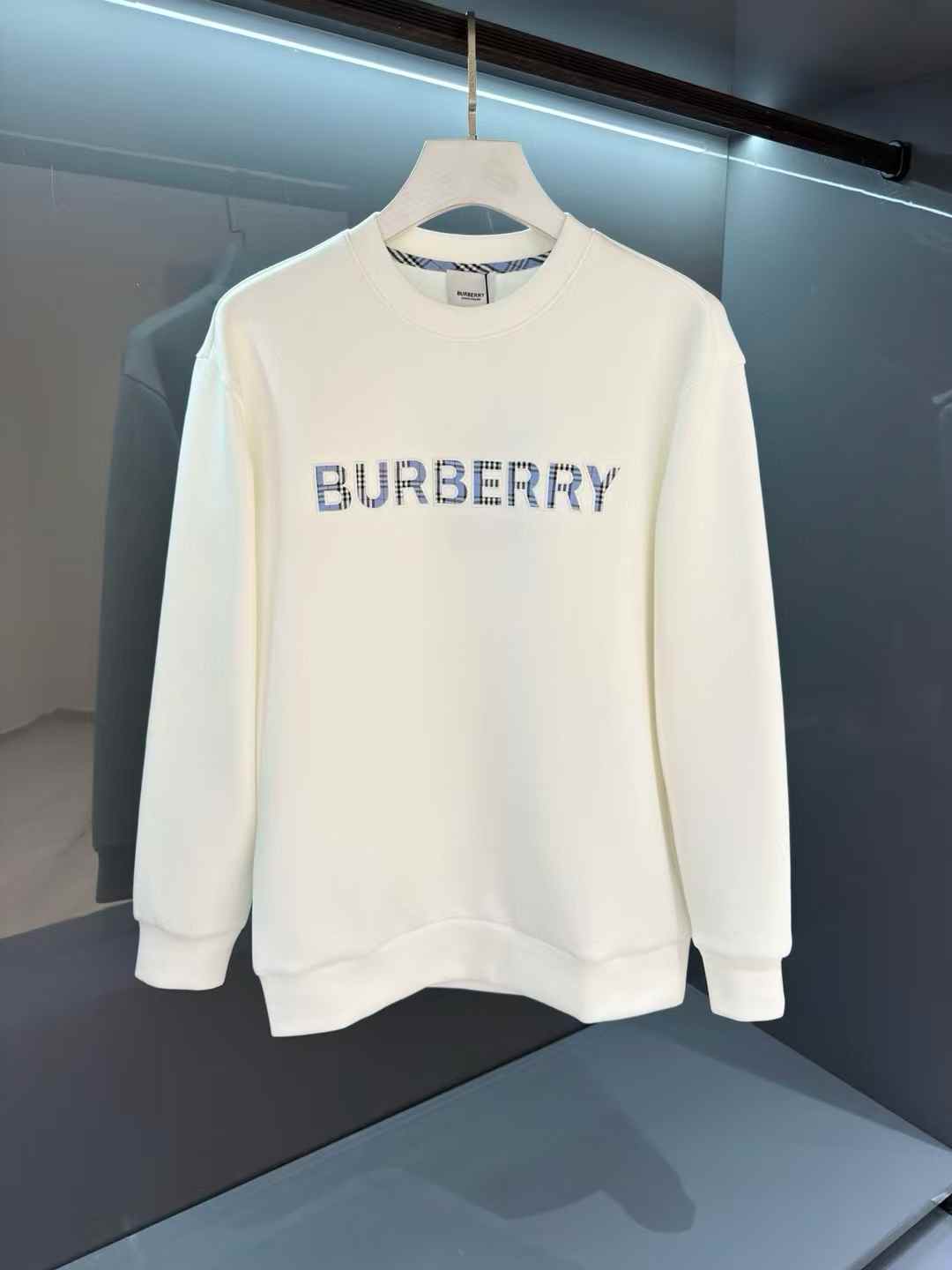 Burberry crewneck sweatshirt