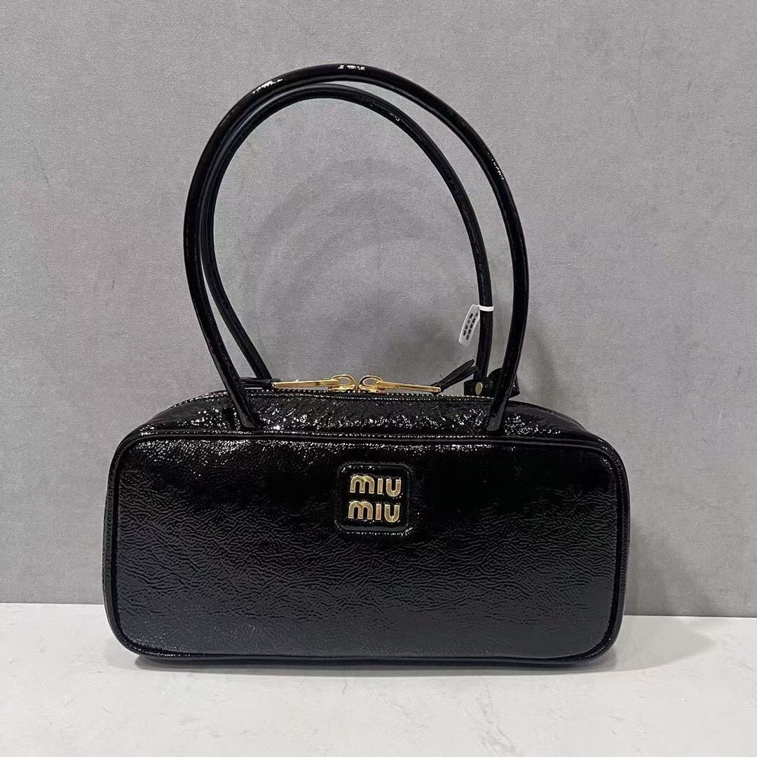 Miu Miu Beau patent leather tote bag black