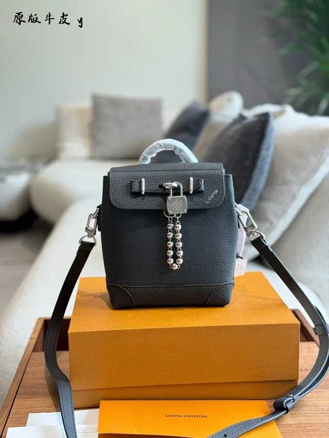 LV Steamer 15 bag black