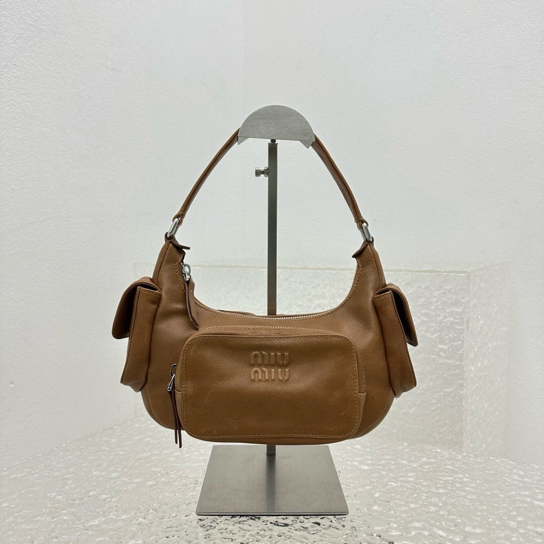 Miu Miu Pocket leather zipped tote bag in brown
