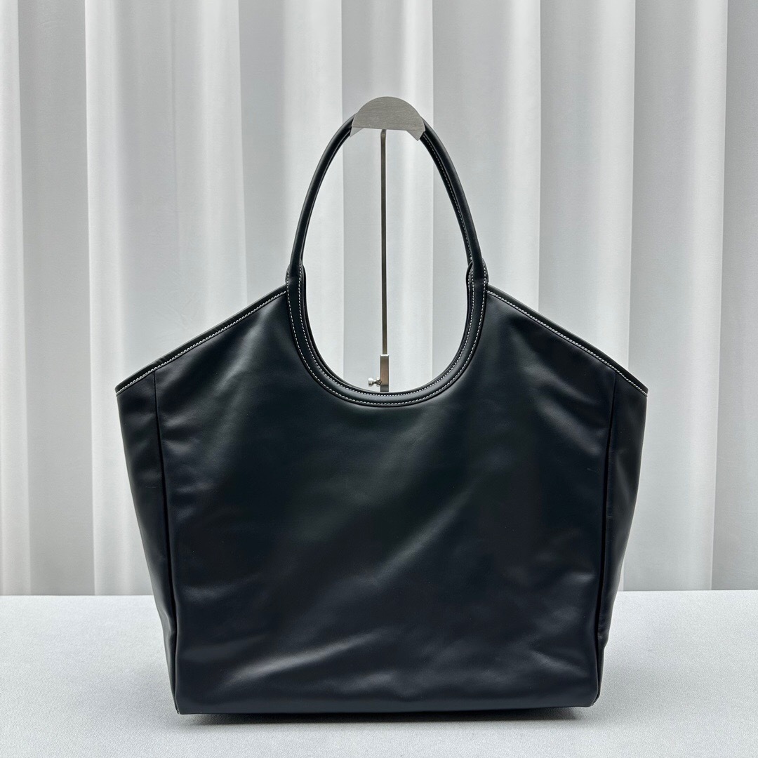 Miu Miu Ivy tote bag in black leather