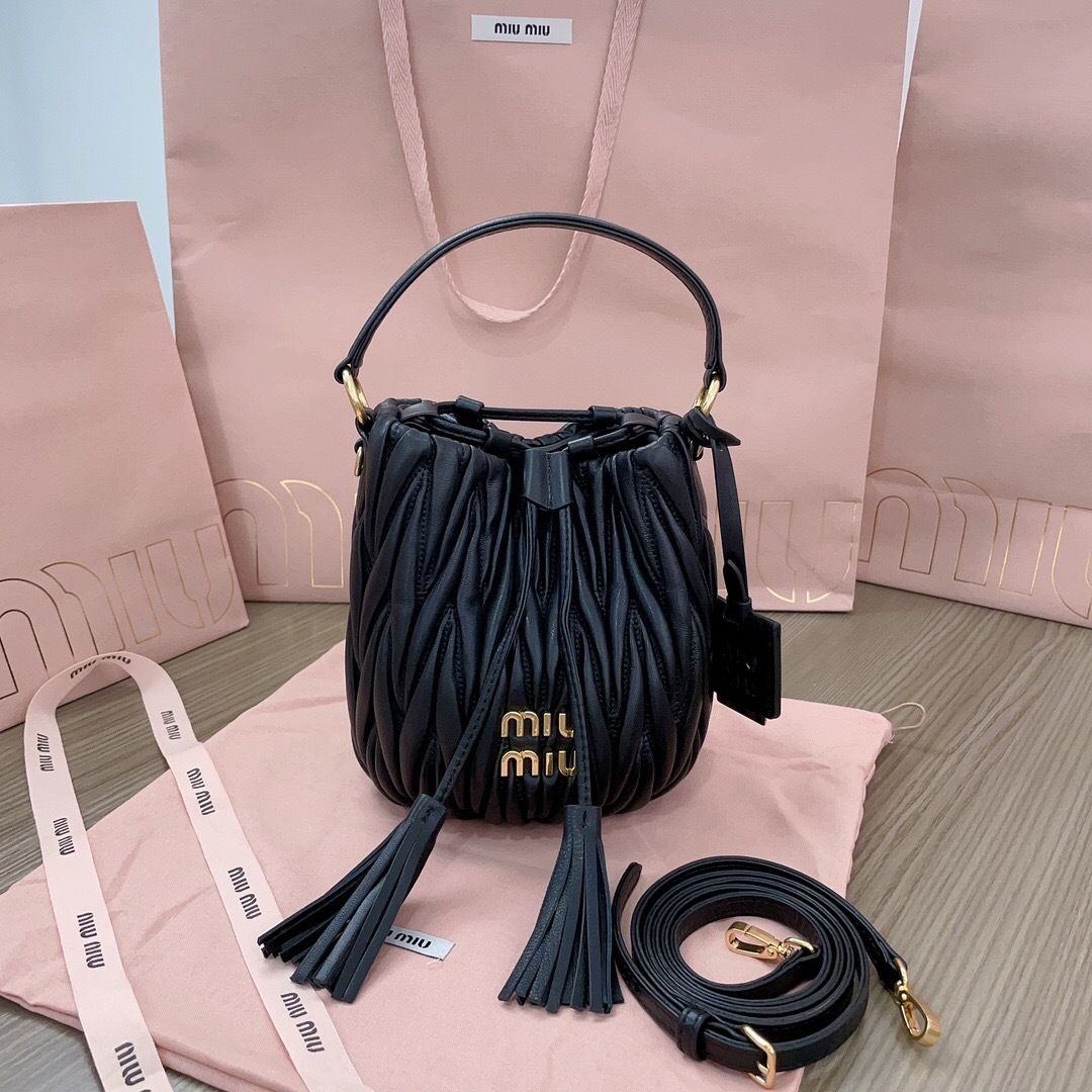 Miu Miu Matelassé leather bucket bag in black