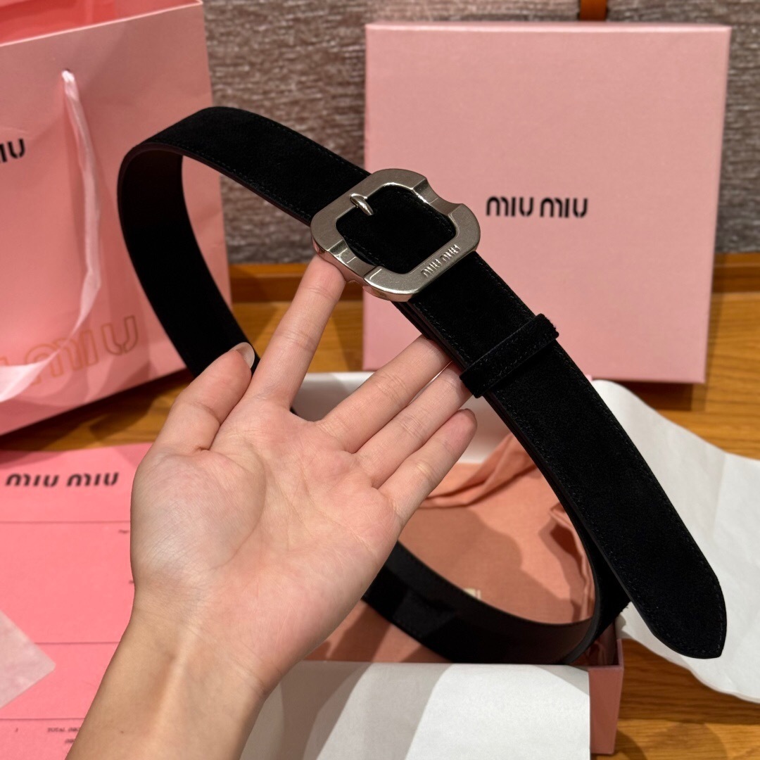 Miu Miu leather belt with a silver-toned buckle black