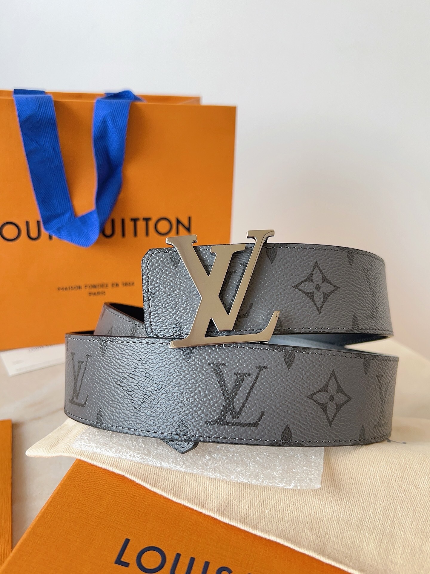 LV Initiales reversible belt