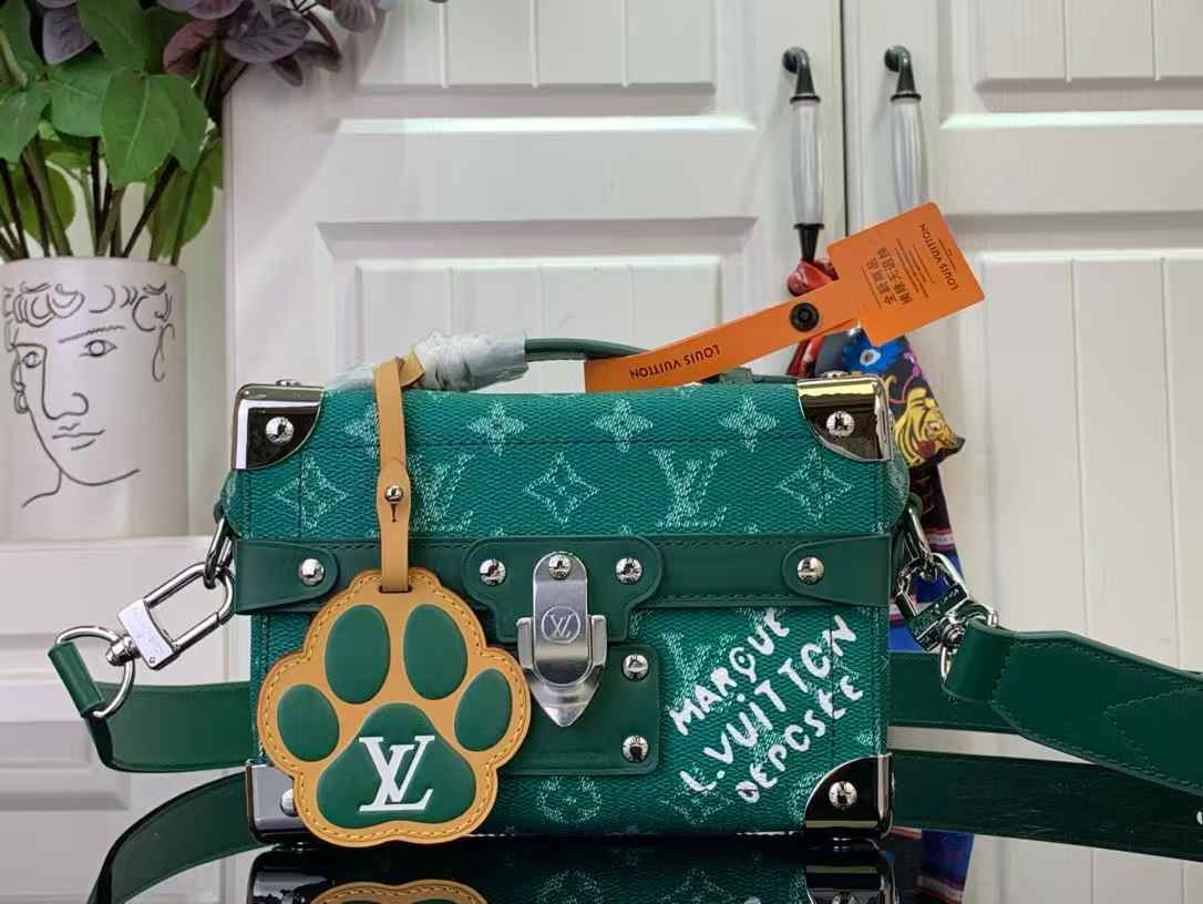 LV Soul Trunk bag in Monogram Heritage canvas  green coated canvas with silver-tone hardware