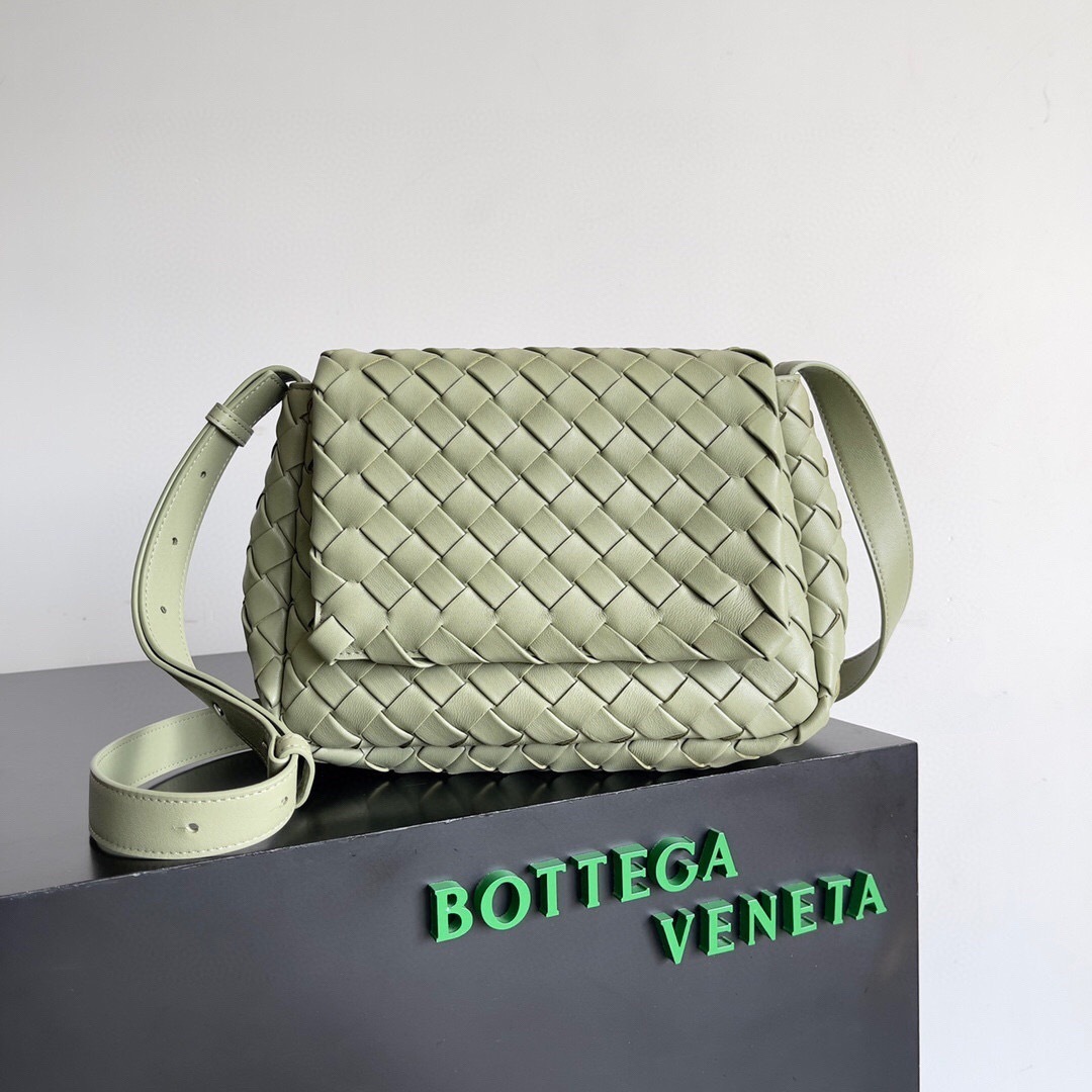Bottega Veneta Cobble Shoulder Bag in a green color