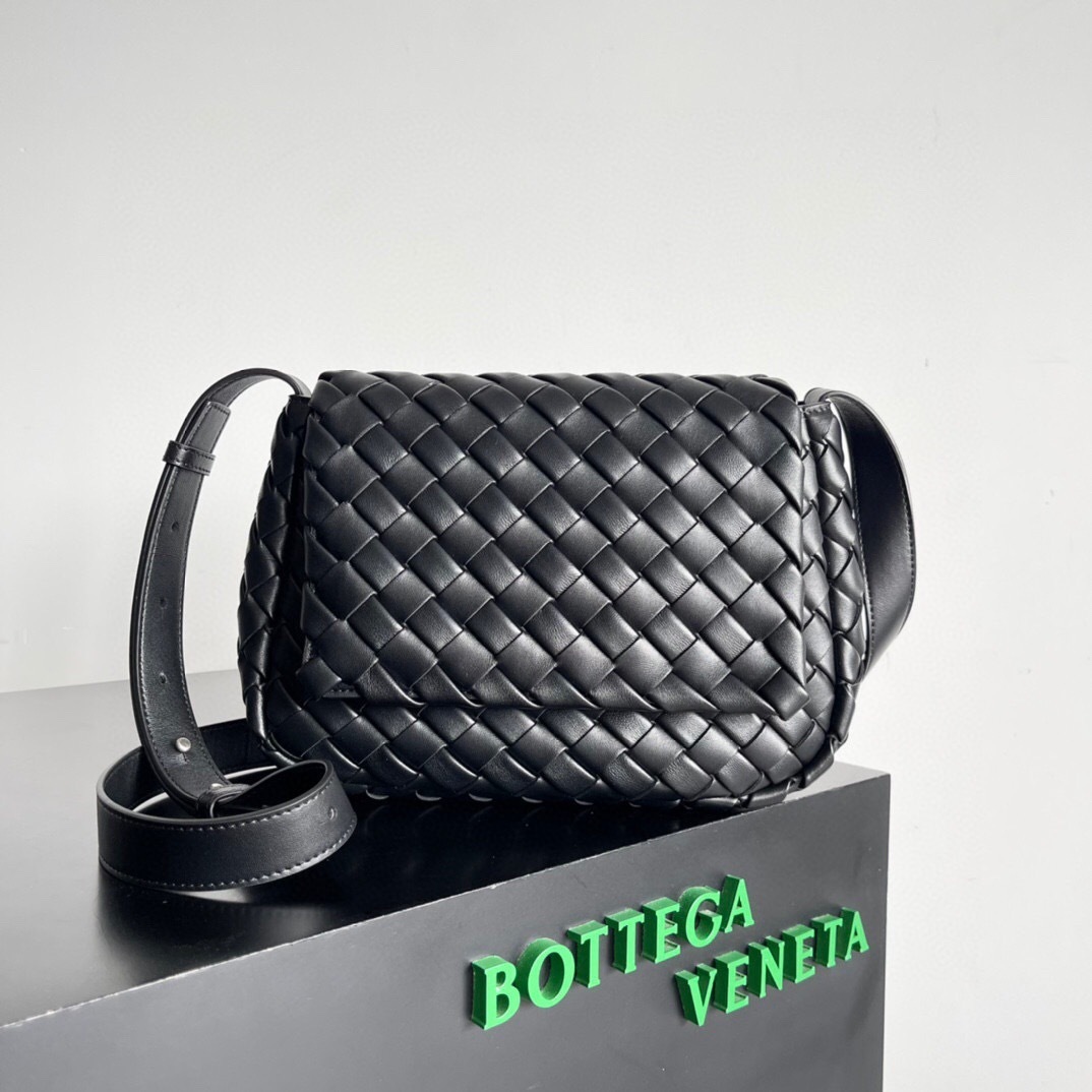 Bottega Veneta Cobble Shoulder Bag black