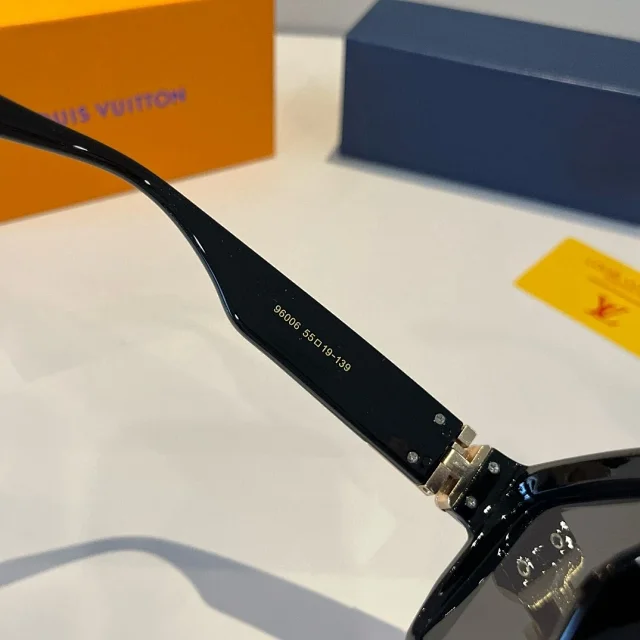 LV 1.0 Millionaires Sunglasses black