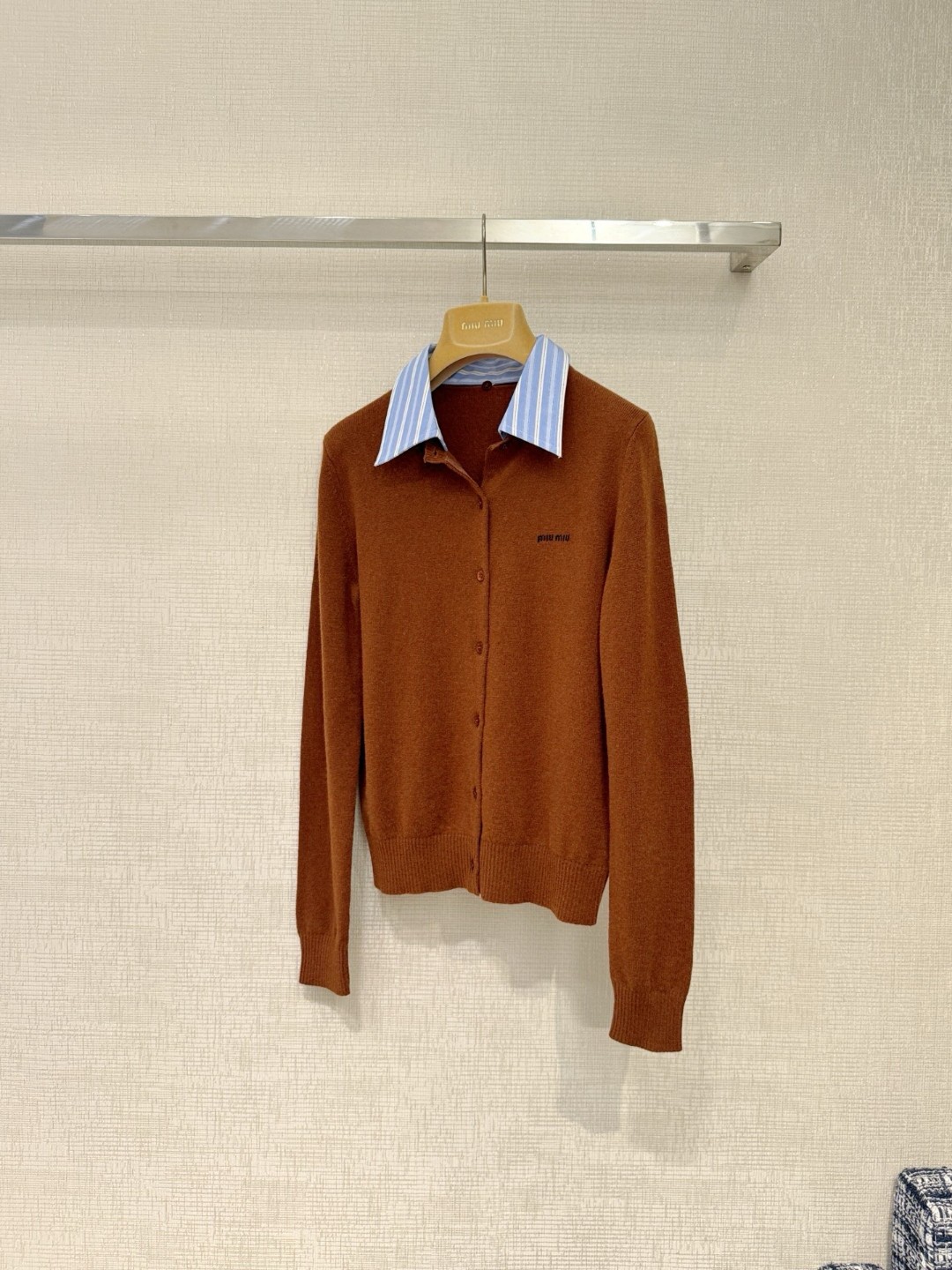Miu Miu shirt-collar cashmere cardigan in brown with an embroidered logo