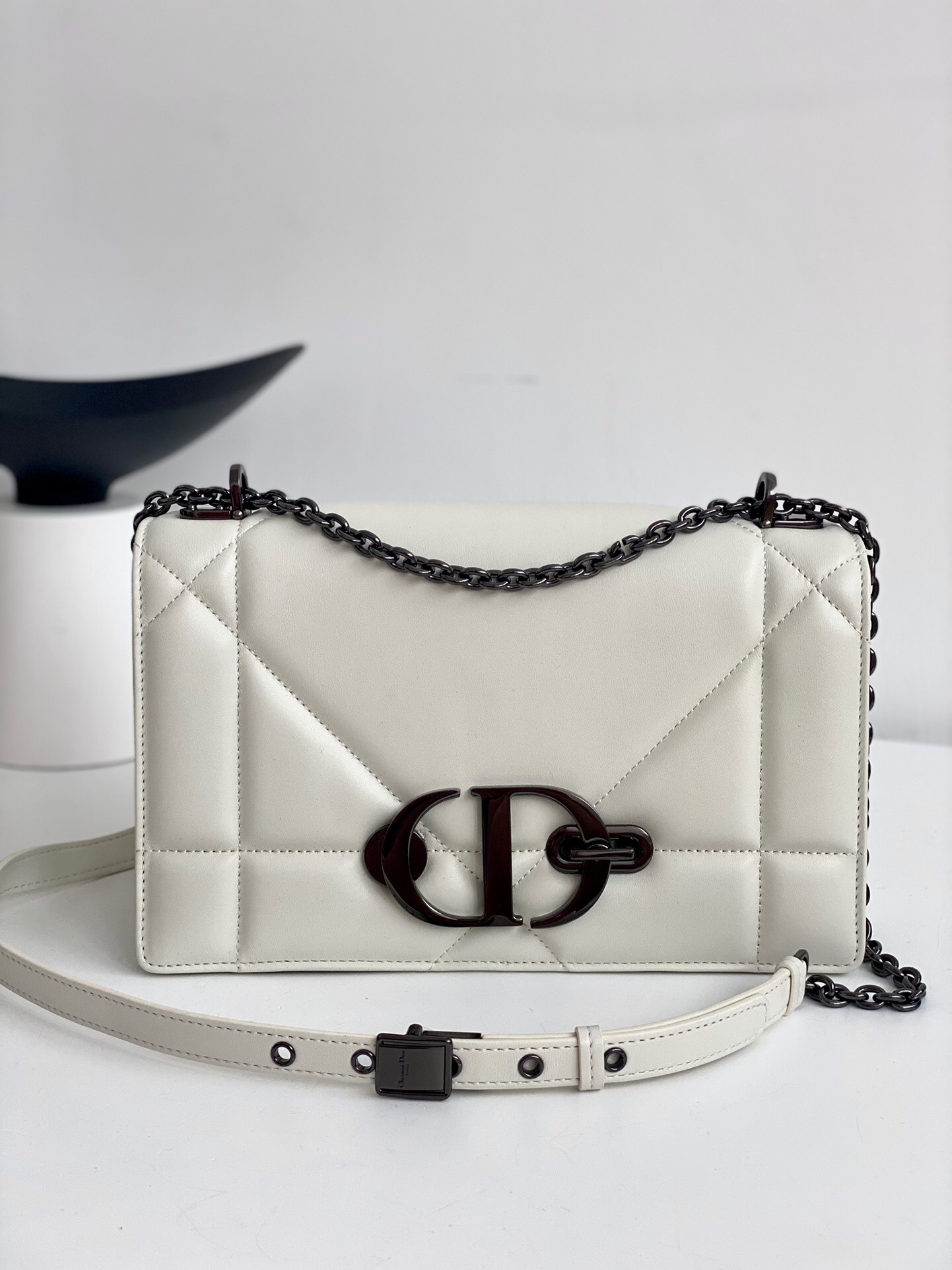 Dior 30 Montaigne chain bag white leather black CD clasp