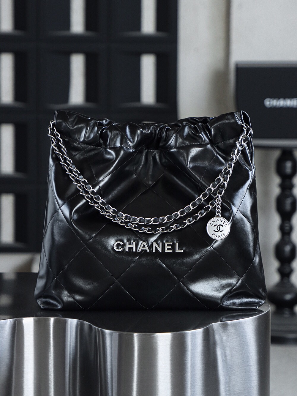 Chanel 22 Bag Medium 24K Retro PHW Antiba Leate Size 39*42*8cm