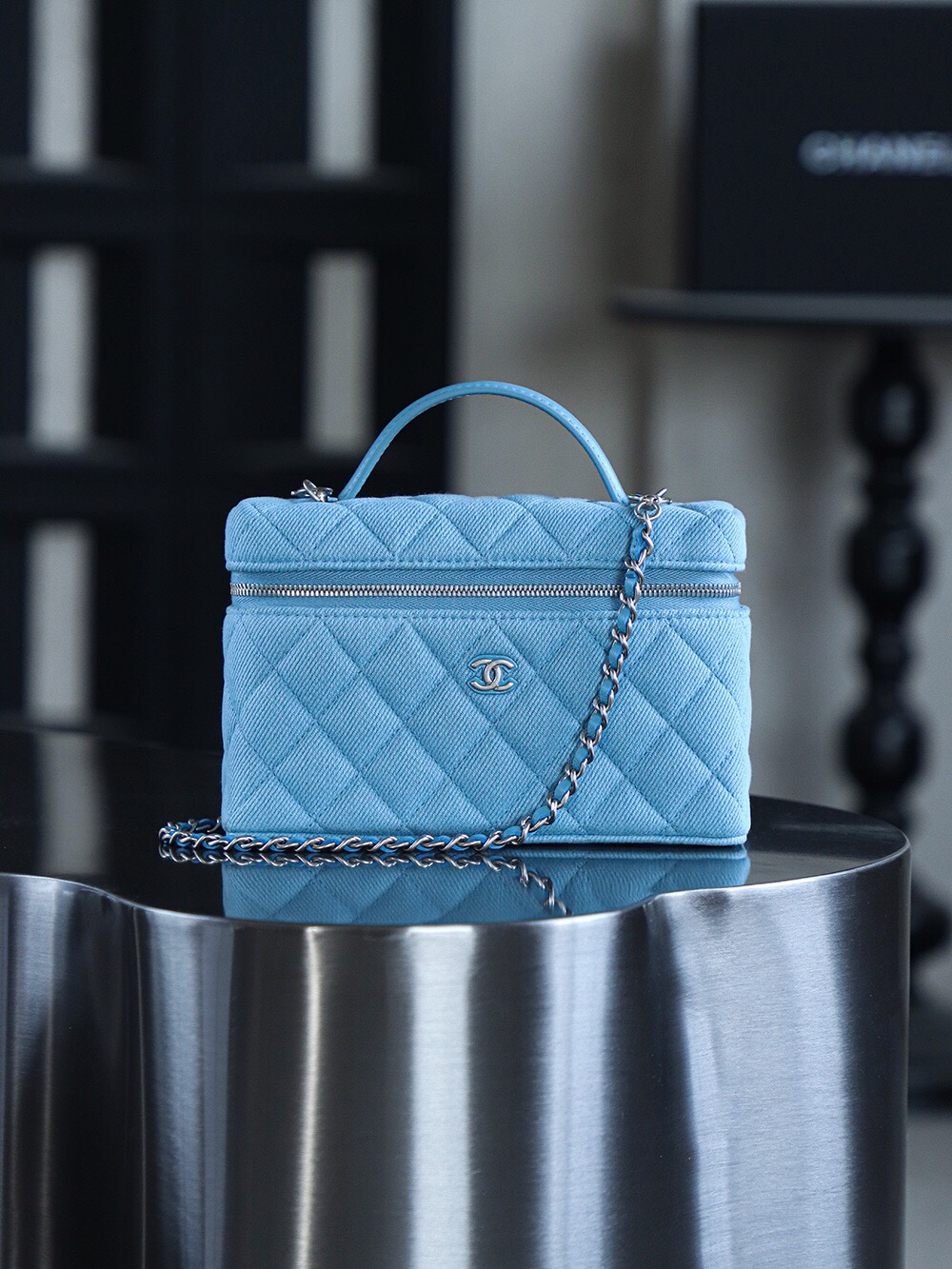 Chanel 25P Denim Lunchbox vanity bag Denim Blue Leather 24K Retro PHW Size 17*19.5*5cm