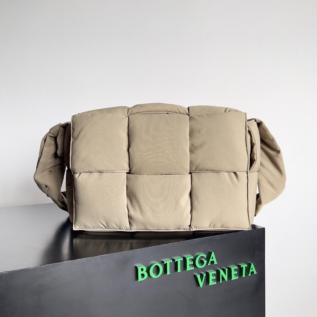 Bottega Veneta Puffy Pillow Cassette bag brown color