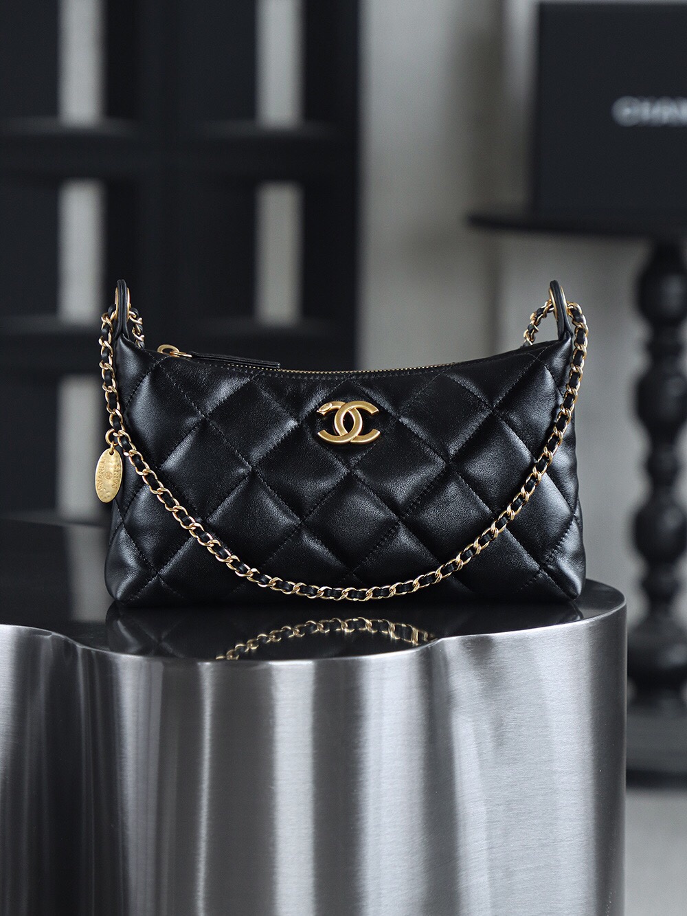 Chanel Matelassé Small Hobo bag black lambskin leather gold-tone logo and hardware Size 17*26*8.5cm