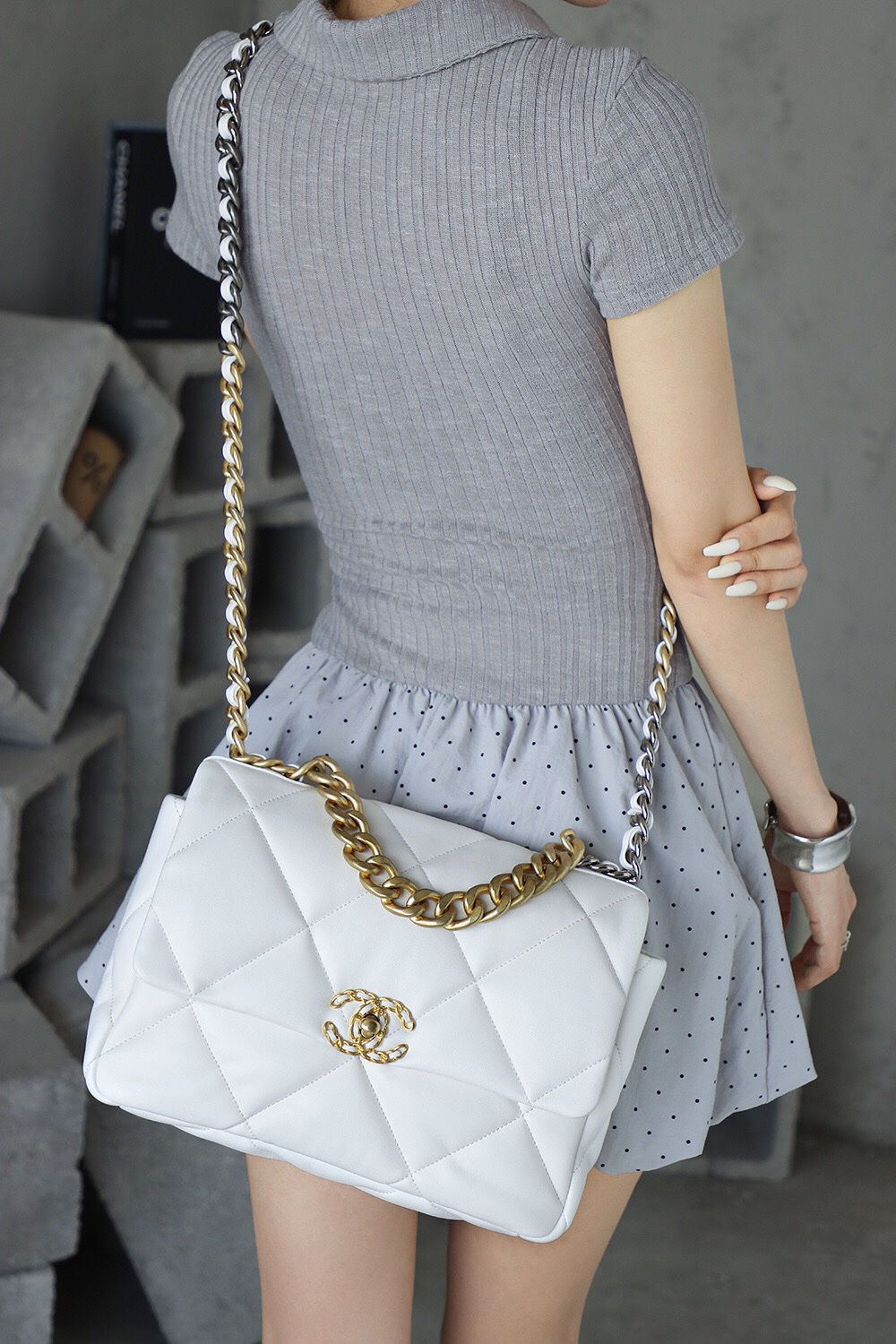 Chanel 19 Bag White GR Sheep Leather GHW Medium size