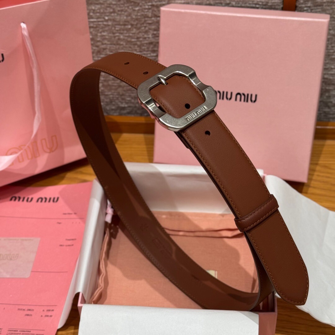 Miu Miu leather belt with a logo-engraved buckle brown