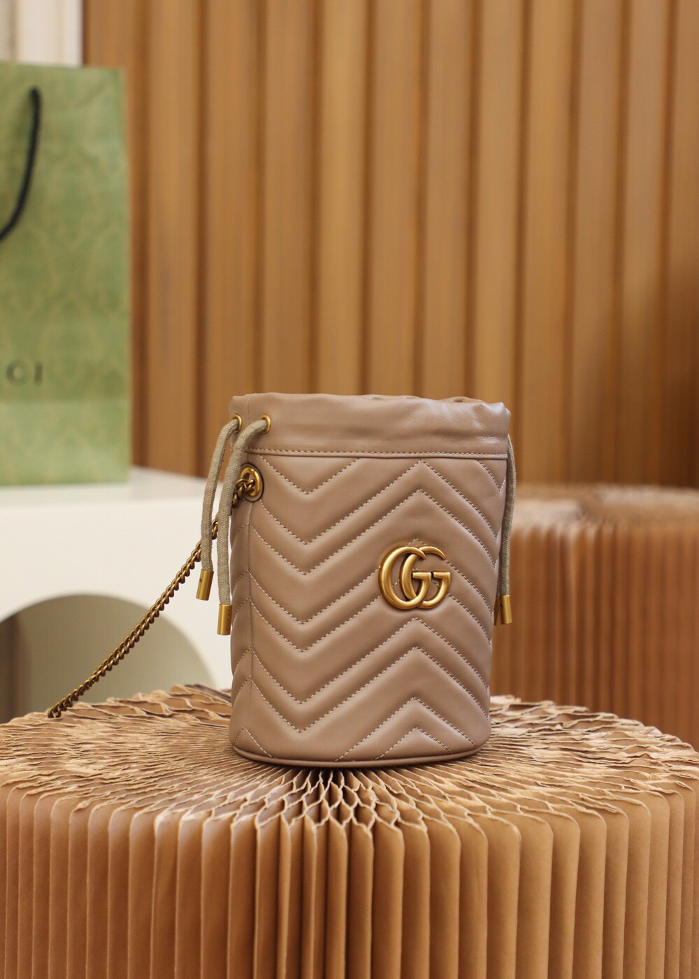 Gucci ?? ??????? Milk Tea Color 575163 Size 19??*17??