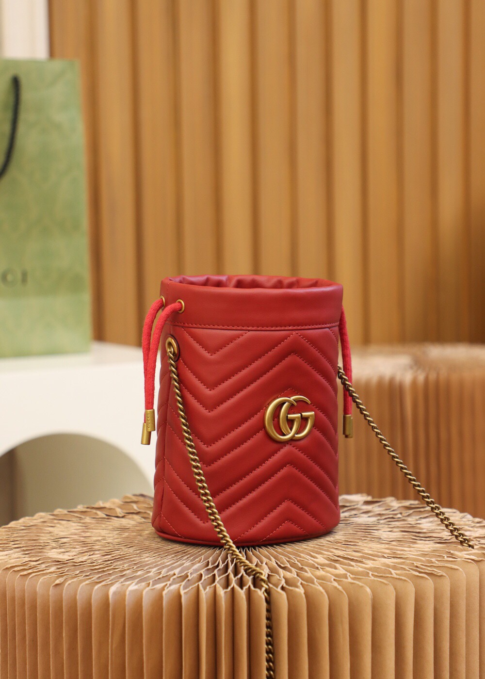Gucci ?? ??????? Red 575163 Size 19??*17??