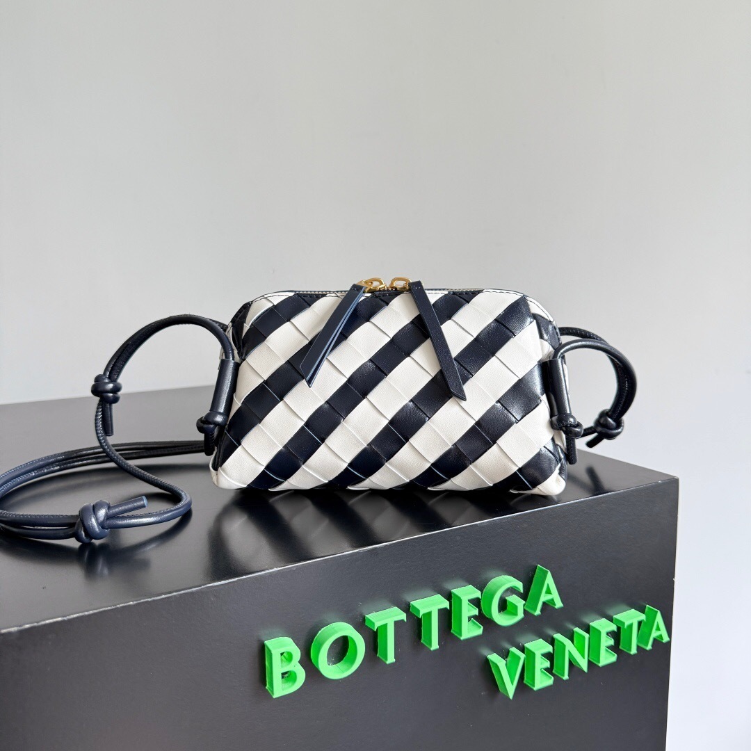 Bottega Veneta Intrecciato Concert Pouch