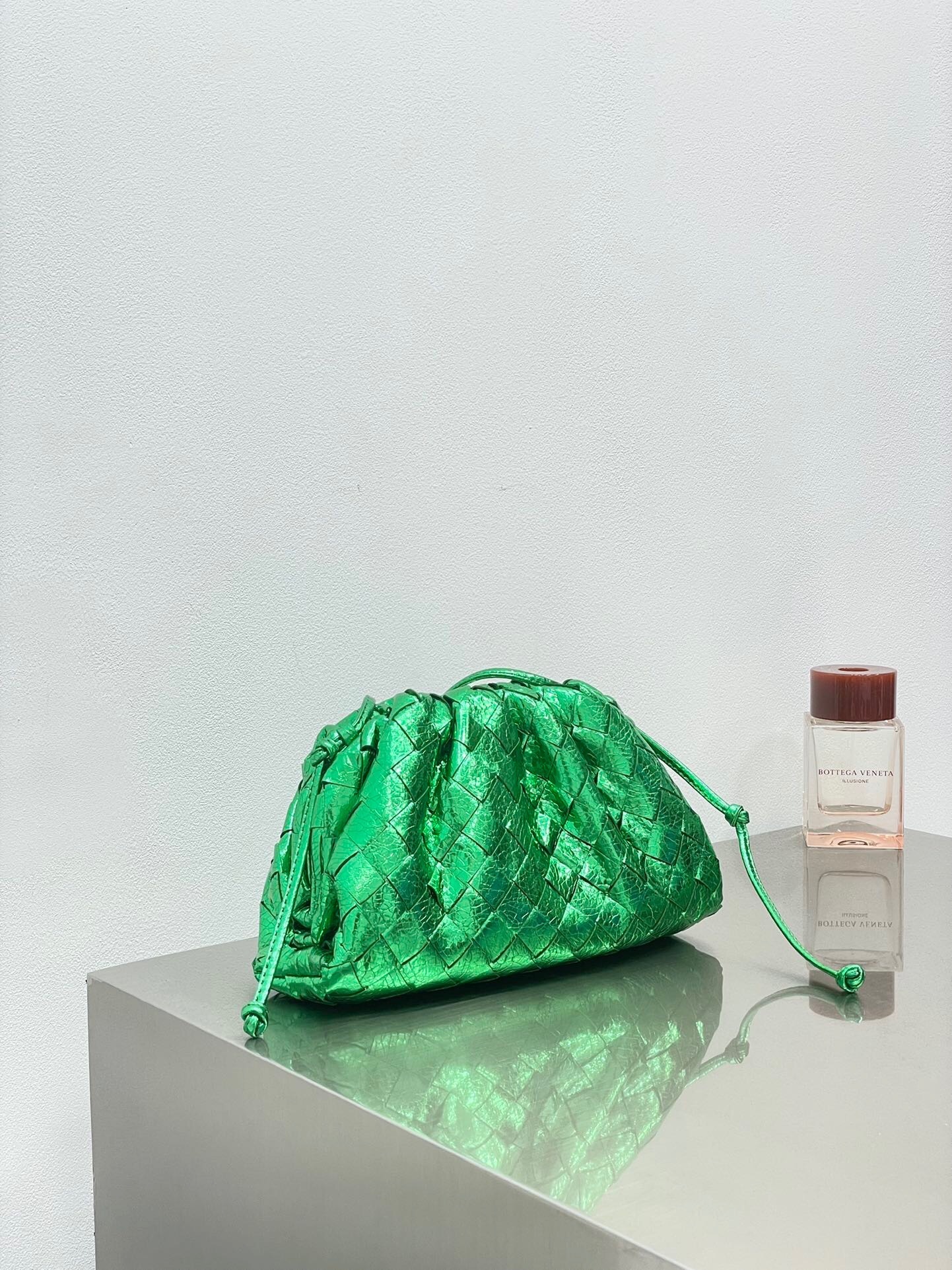 Bottega Veneta Mini Pouch 20 clutch in green leather