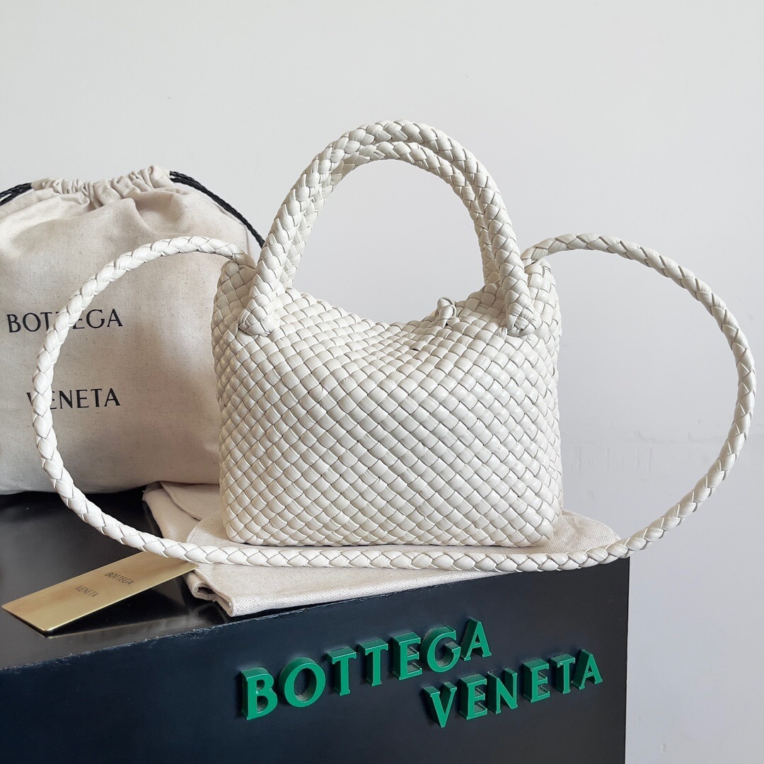 Bottega Veneta Tosca shoulder bag in white calfskin leather with a signature knot detail and a metallic sphere closure