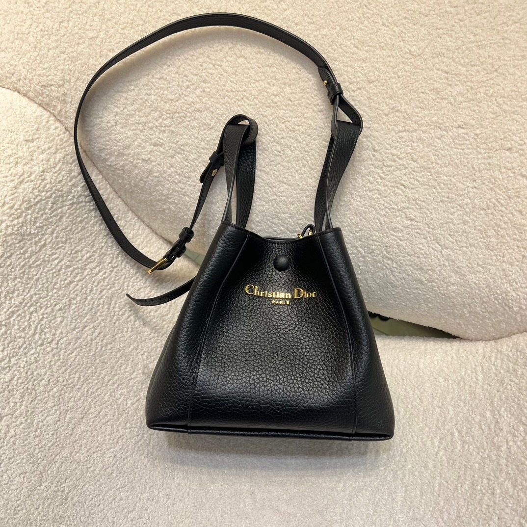 Dior Medium Signature Bucket Bag grained calfskin Black