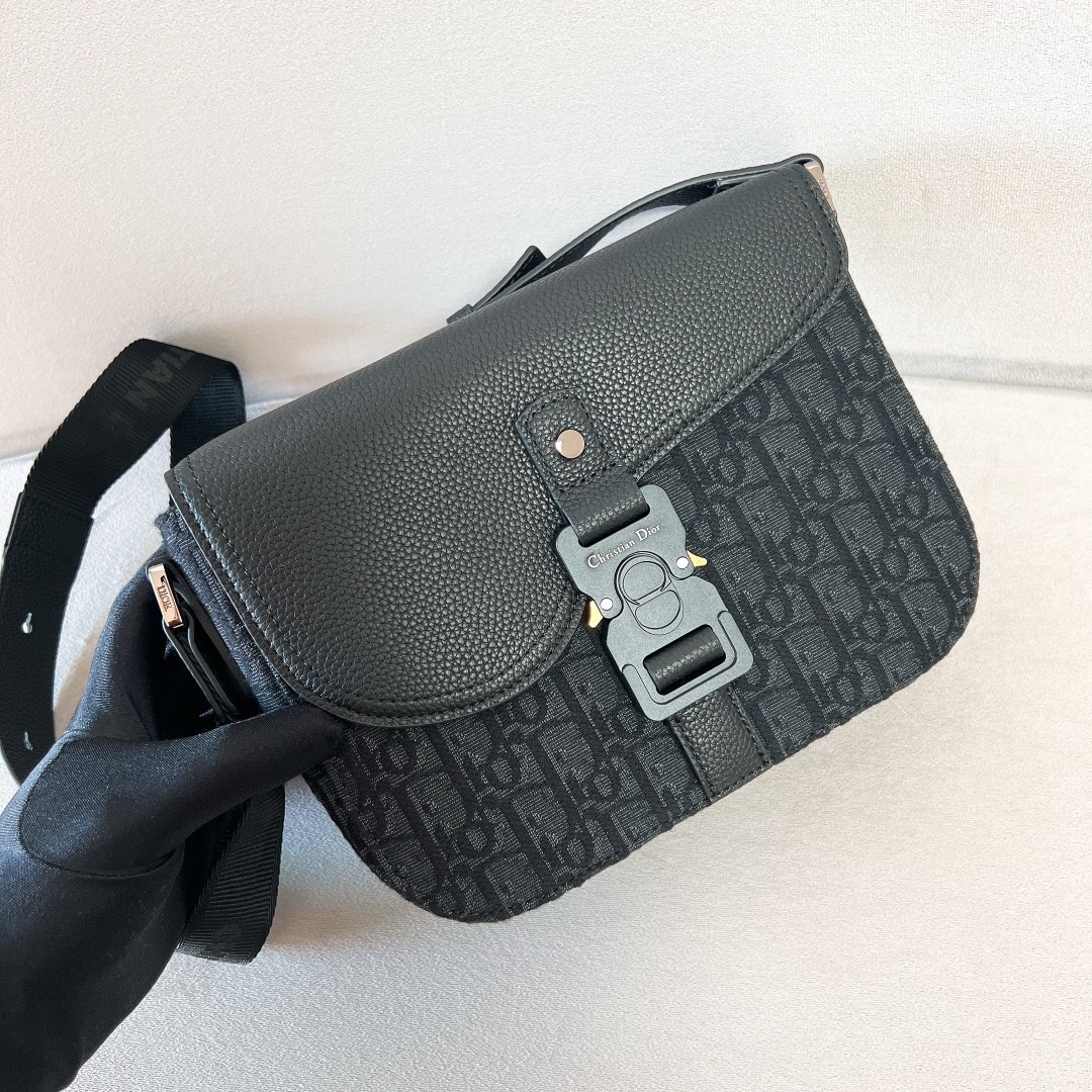 Dior Small Saddle Messenger Bag with Flap in black Oblique jacquard and black grained calfskin
