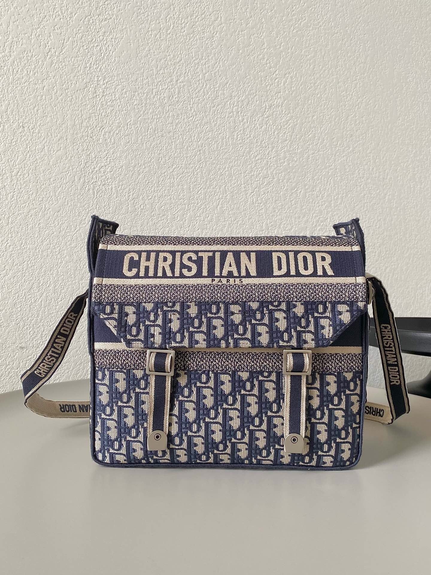 Christian Dior Diorcamp messenger bag in blue Dior Oblique embroidered canvas
