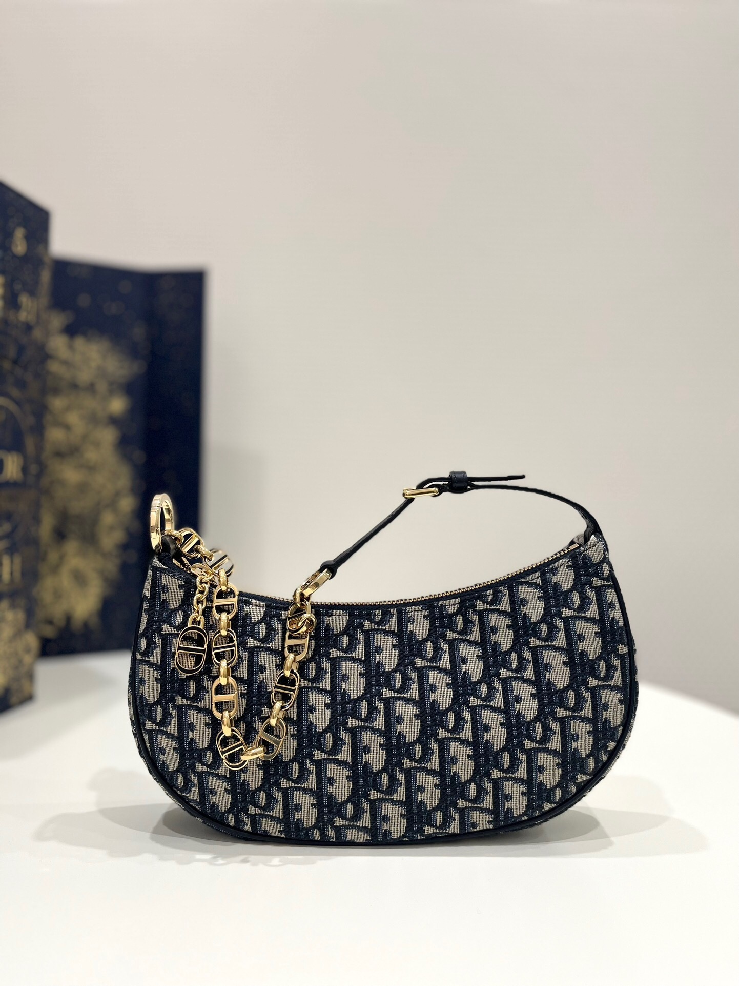 Dior CD Lounge Bag in blue Dior Oblique jacquard