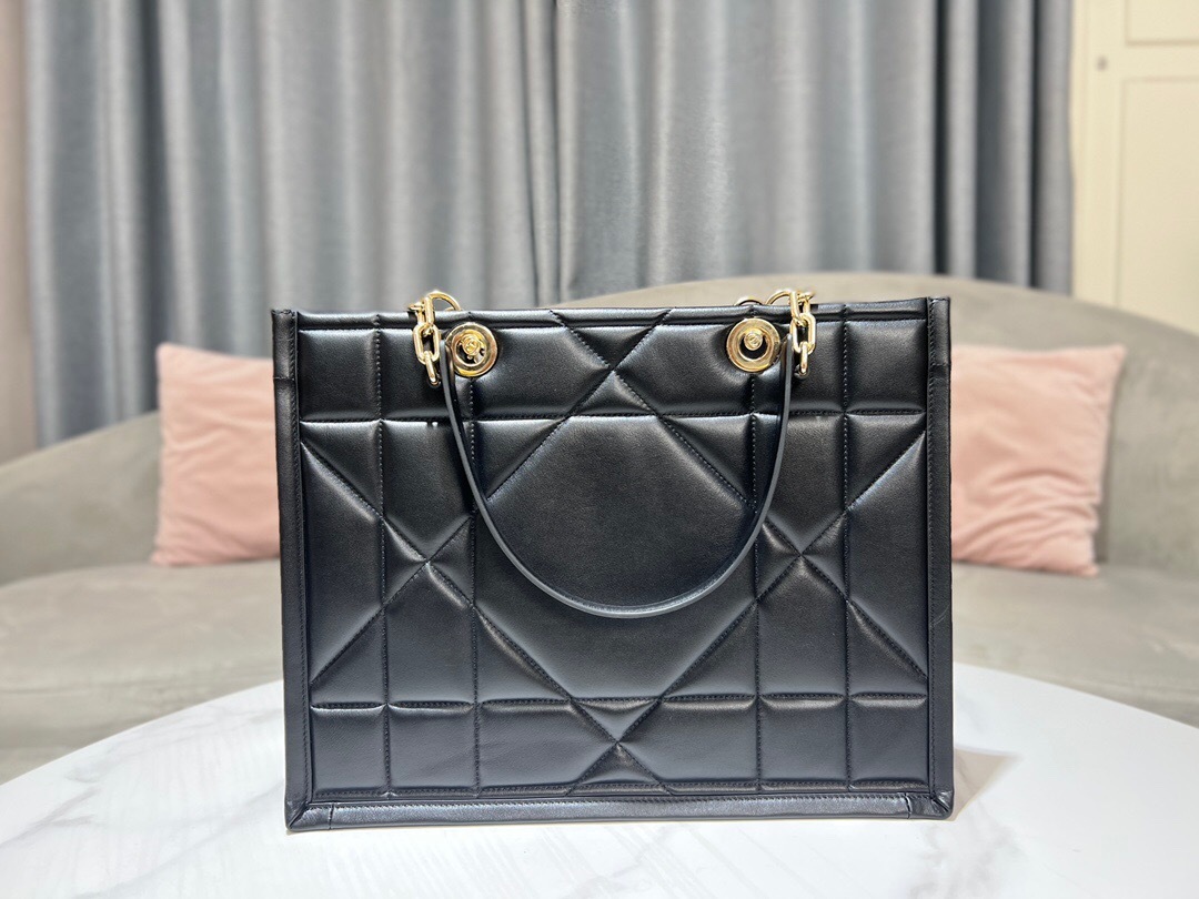 Dior Medium Essential tote bag in black Archicannage calfskin
