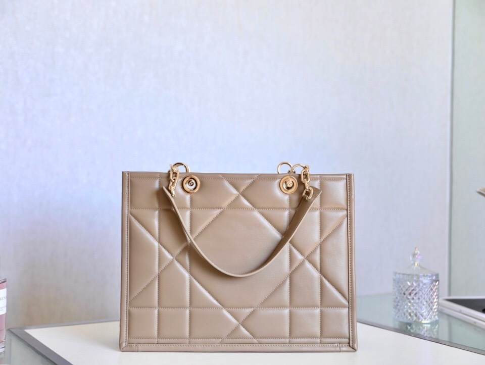 Dior Medium Essential tote bag in beige Archicannage calfskin.