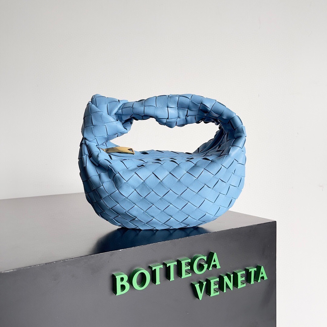 Bottega Veneta Jodie bag in blue