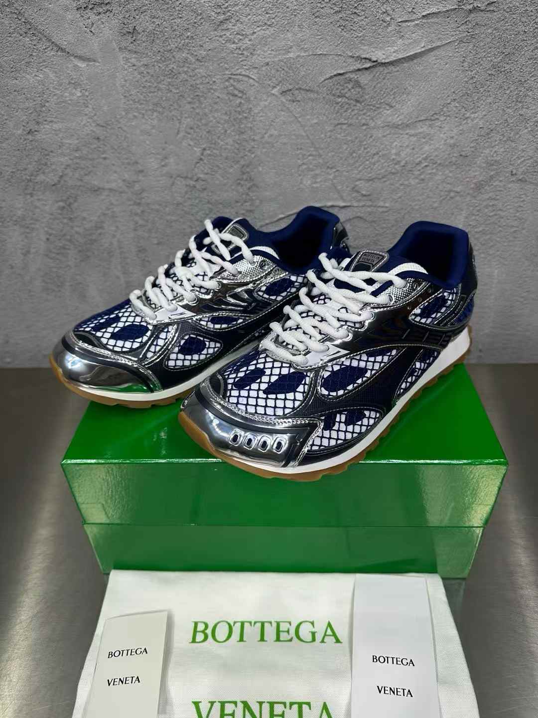 Bottega Veneta Orbit sneakers in abyss/silver