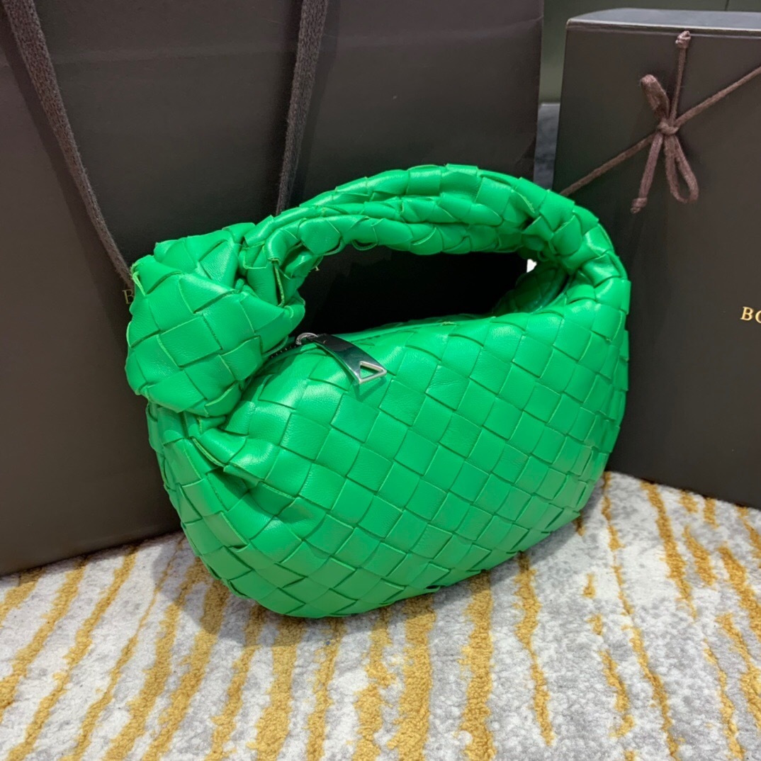 Bottega Veneta Mini Jodie hobo bag in green leather with a signature Intrecciato weave