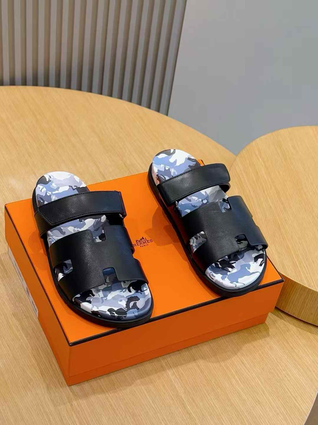 Hermès Chypre sandals with an anatomical rubber sole and adjustable strap