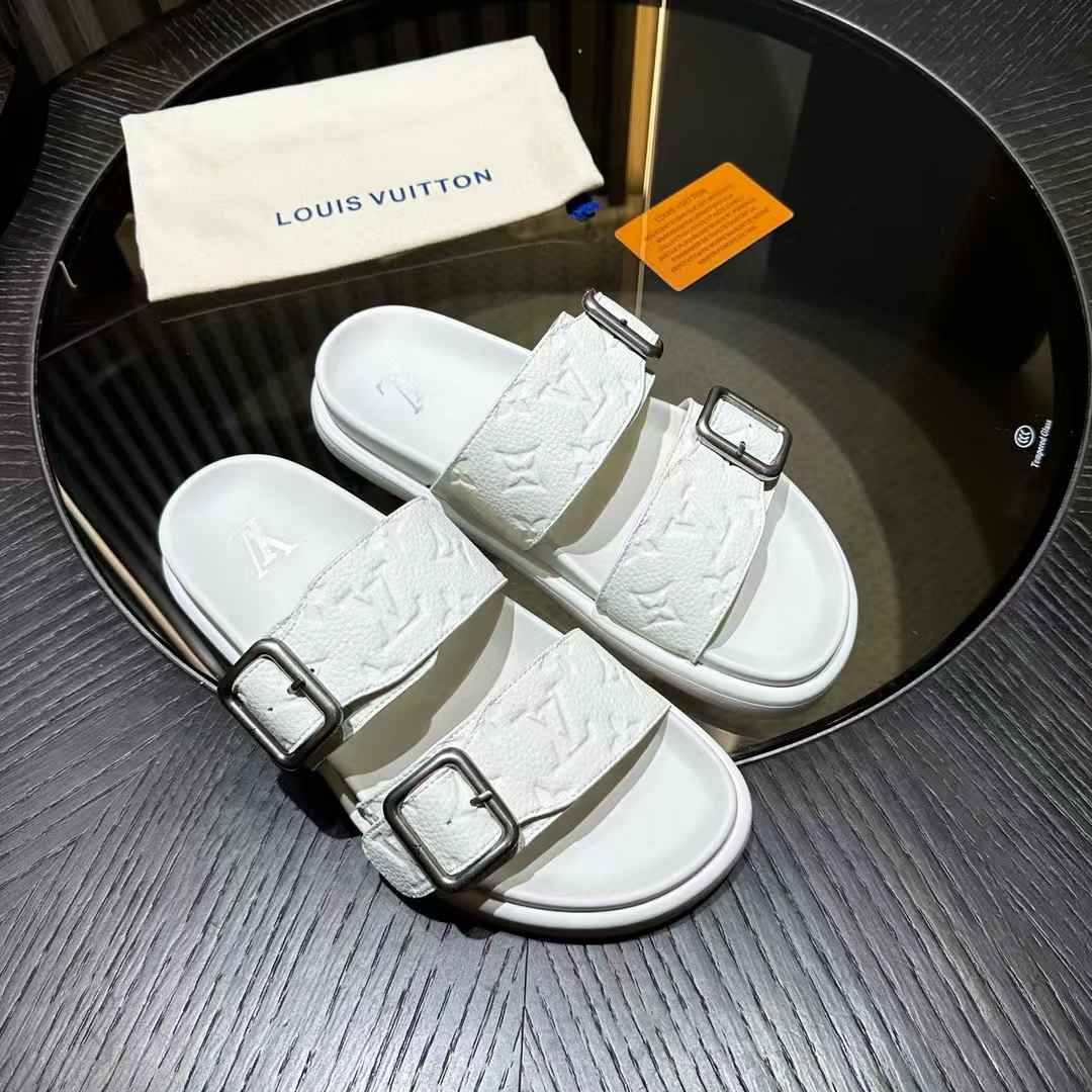 LV Venice mule in white